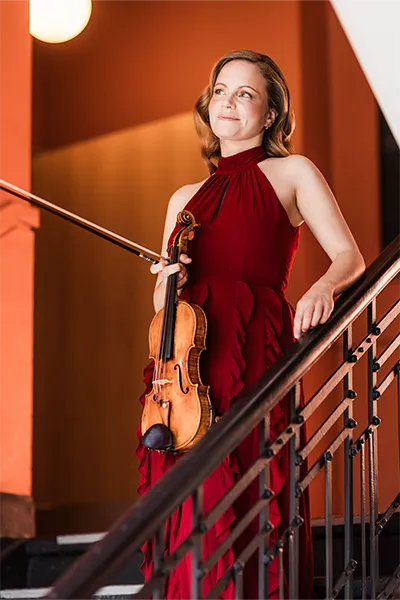 Porträtfoto von Julia Fischer